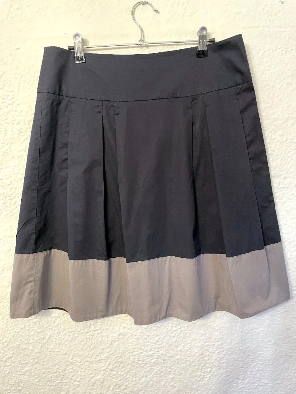 Vince Colorblock Pleated Knee Length Skirt Pockets, Sz 10, Luxury Preppy Chic